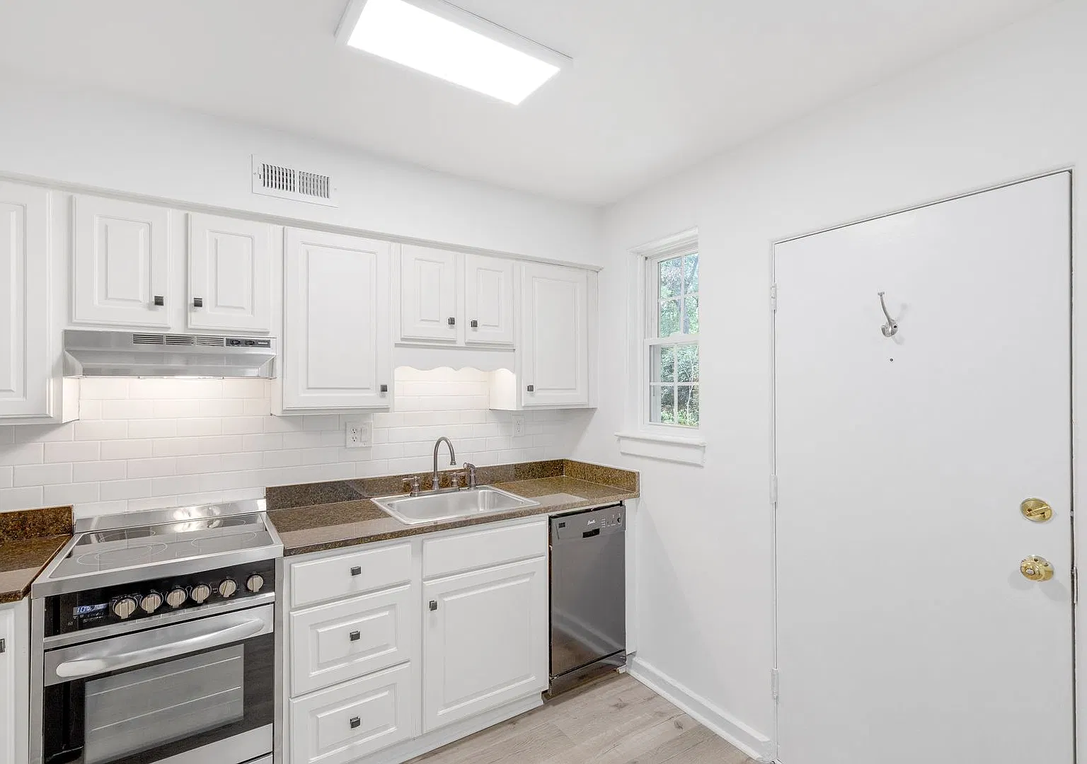 31 Faris Cir. — Photo 3