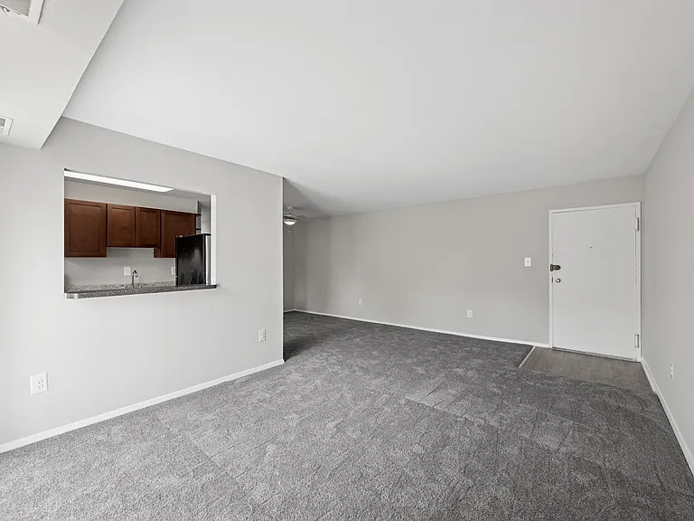 Glen Willow Apartments — Photo 5