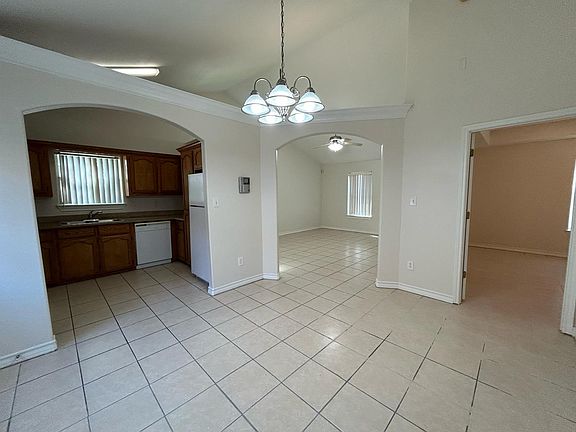 2nd image of 2101 Bahamas Dr #4