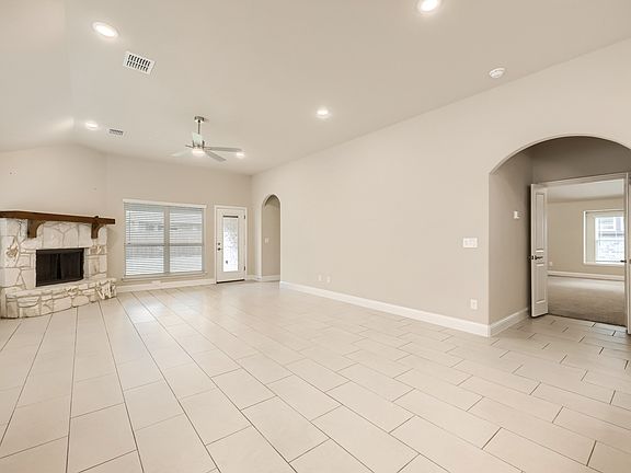 5th image of 989 Imperial Eagle Rd