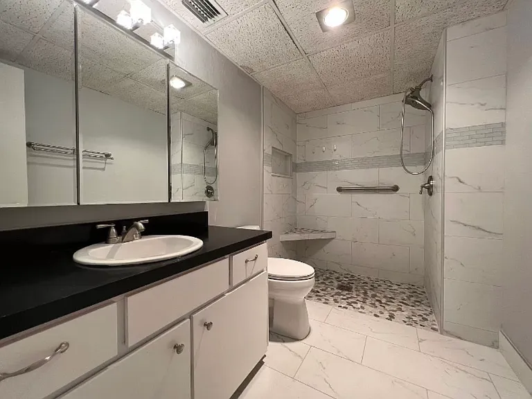 121 Caribbean St #8B — Photo 6