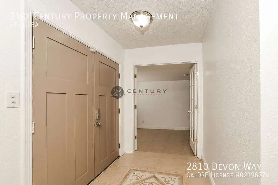 Charming 3-Bedroom Home with Flexible Bonus Space & Easy Freeway Access — Photo 3
