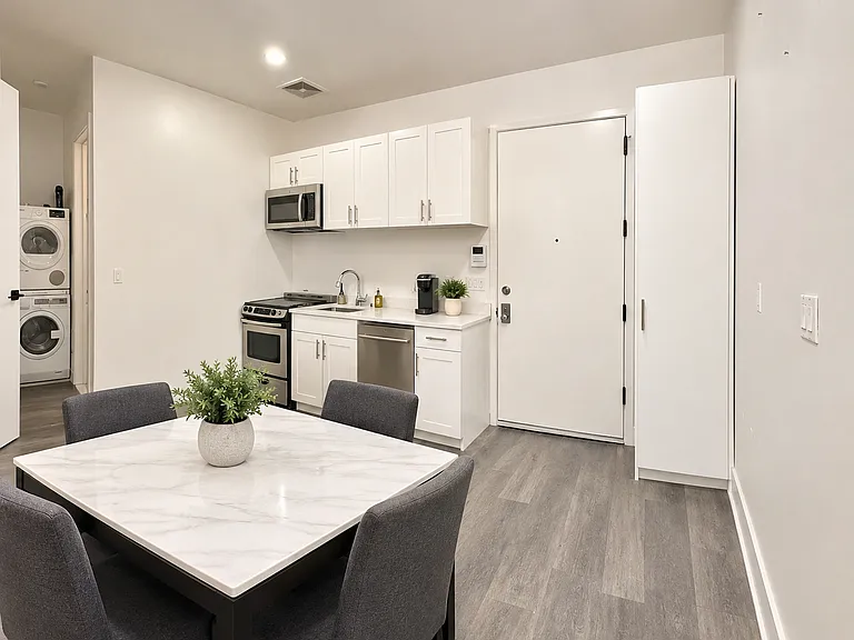 798 McDonald Ave #1R — Photo 2