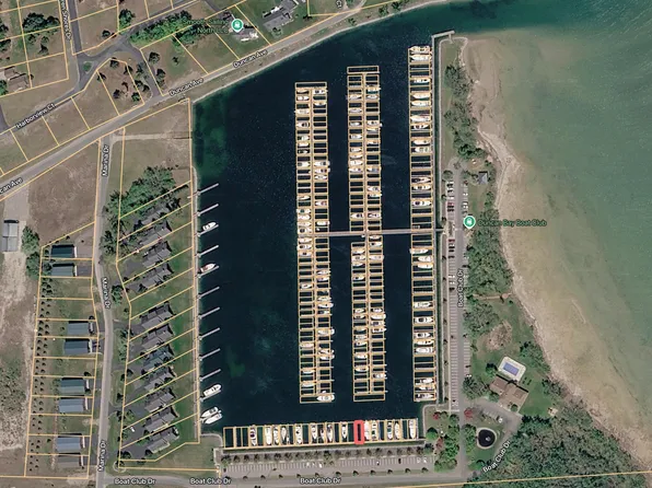 54 Boat Club Dr, Cheboygan, MI 49721
