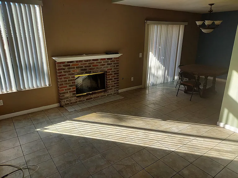 44649 Arbor Ln — Photo 3