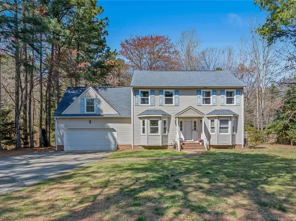 6972 Tracey Ct, Gloucester, VA 23061