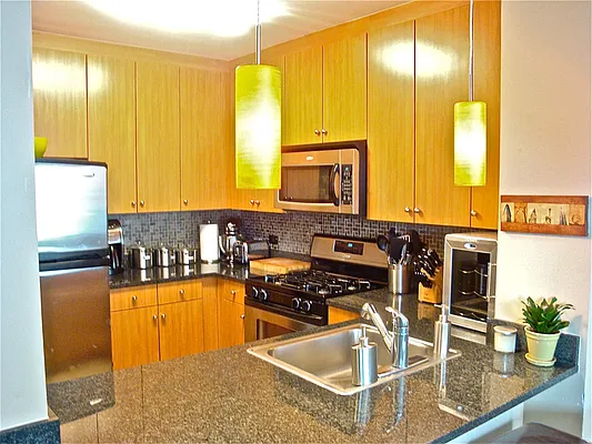Sold by Sotheby's International Realty | media 11