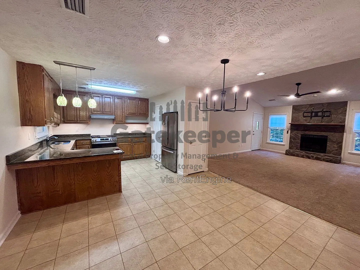 3 bed, 2.0 bath, 1344 sqft, $2,000 — Photo 3