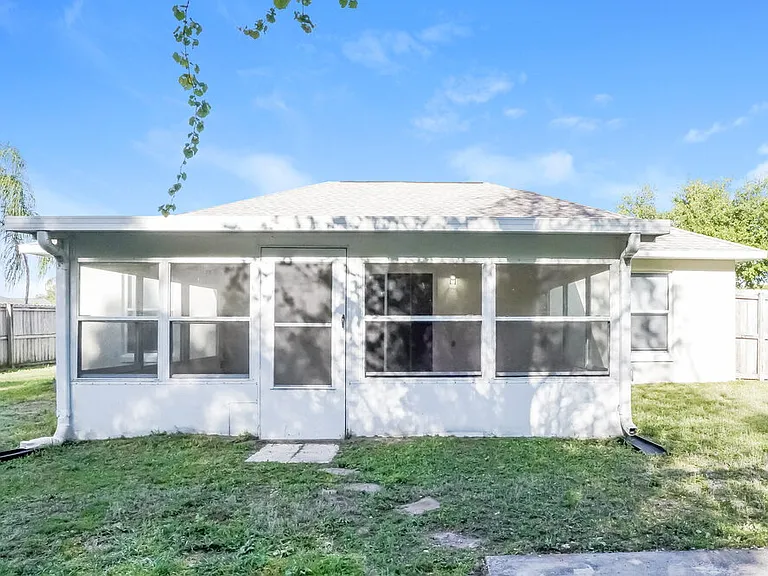 4245 Sasha Trl — Photo 15