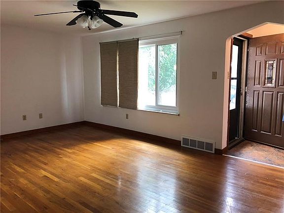 Hardwood floors in living room!