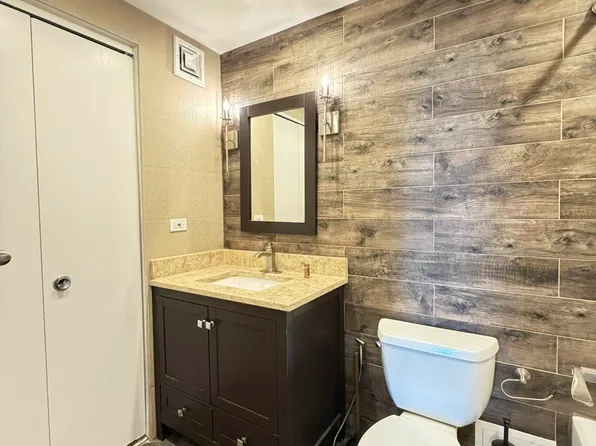 311 East 38th Street image 10 of 14