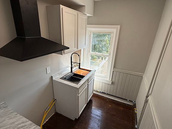 2nd image of 34 Monticello St Floor 3