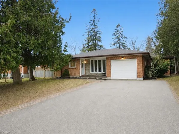 163 Pinegrove Cres, Waterloo, ON N2L 4T9