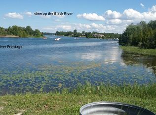 1314 Rivers Ridge Ct, Cheboygan, MI 49721