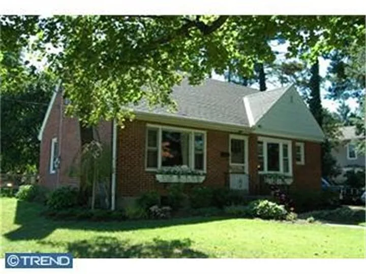 307 Edison St photo 1