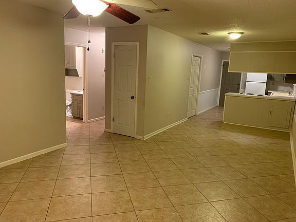 3rd image of 1514 Pine Dr APT B