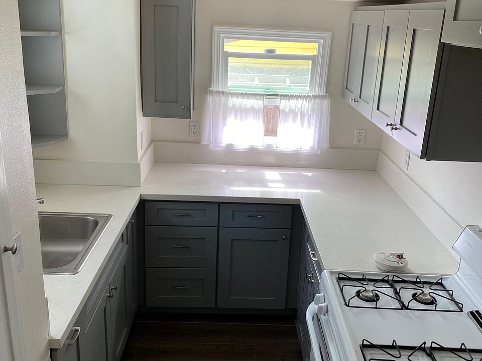 1st image of 1521 E Broadway