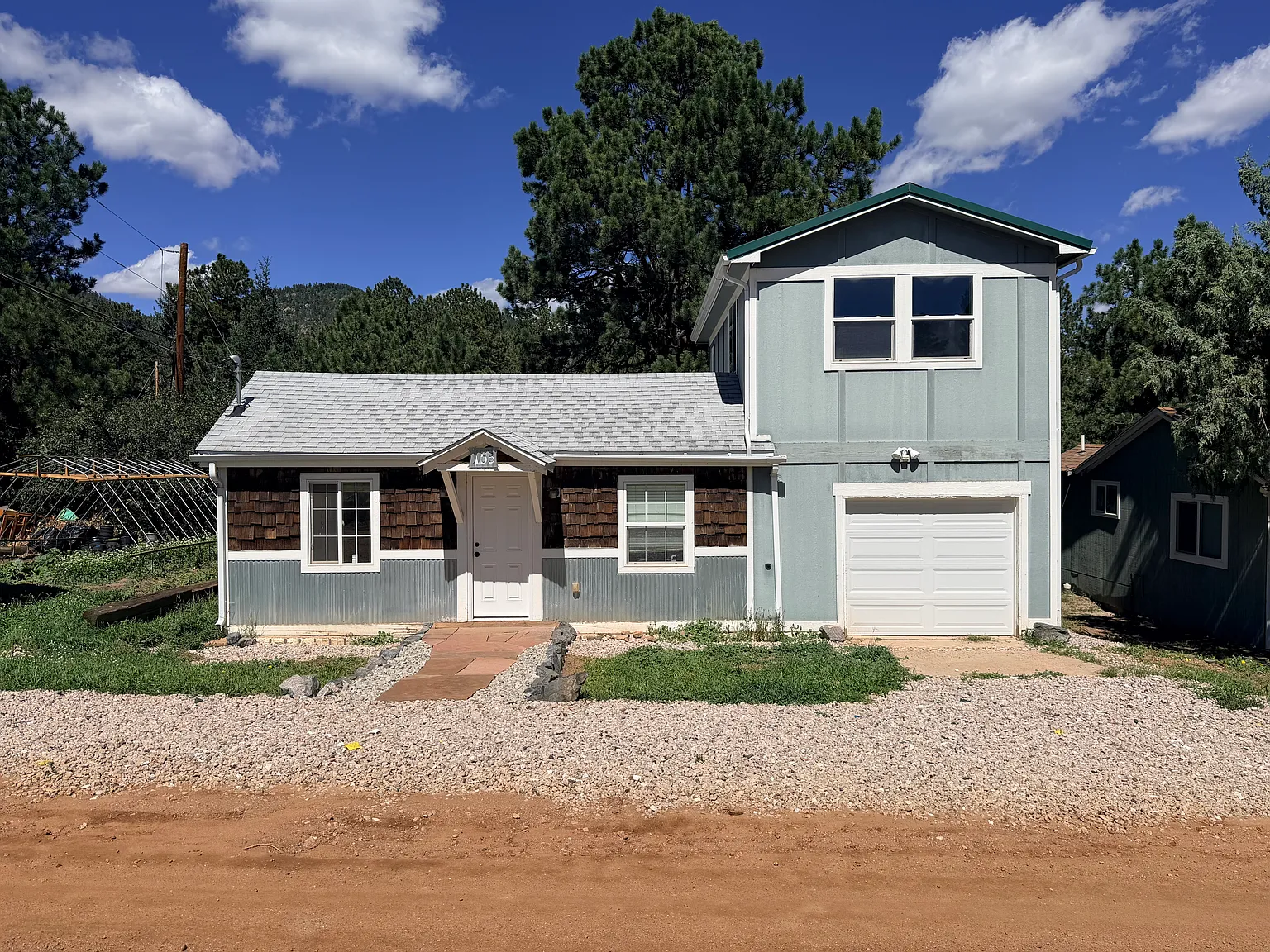 3 bed, 1080 sqft, $2,300 — Photo 1