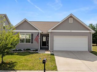 1929 Plantation Ln, Belleville, IL 62220