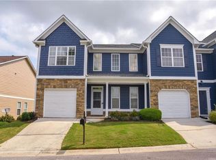6616 Splashwater Dr, Flowery Branch, GA 30542