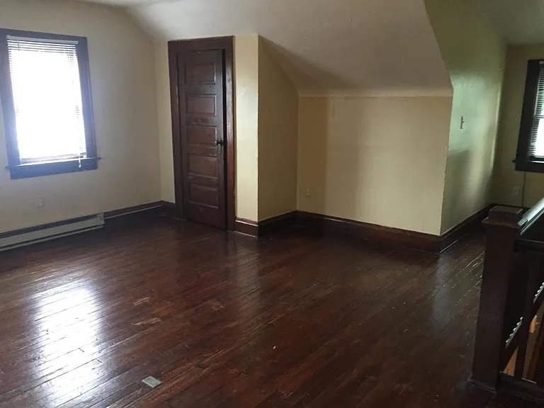 1638 Indianola Ave — Photo 7