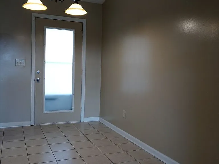 2224 Spindle Tree Dr — Photo 16