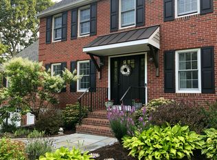 4 Clapp Ln, Sagamore Beach, MA 02562