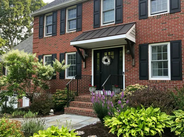 4 Clapp Lane, Sagamore Beach, MA 02562