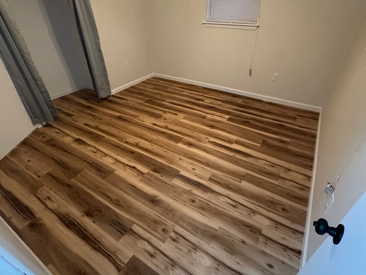 3 bed, 975 sqft, $1,550 — Photo 4