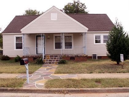 1st image of 807 N Anthony St
