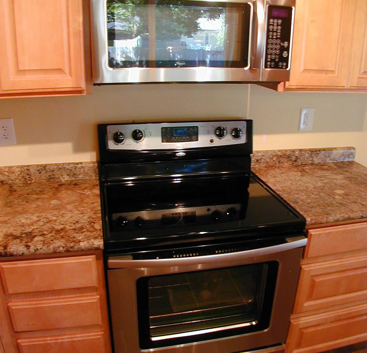 3 bed, 1492 sqft, $2,700 — Photo 2