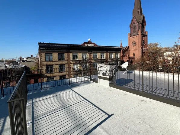 207 Court Street image 13 of 15