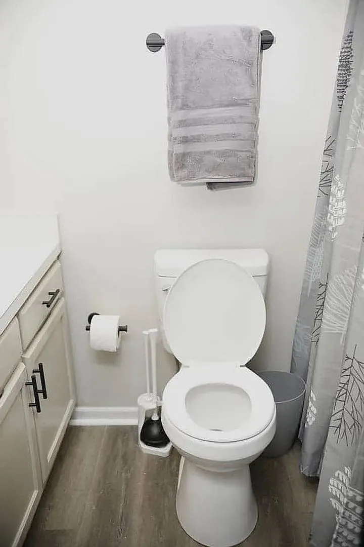 Room in 2 Bedroom Home at Forest View Ave — Photo 1