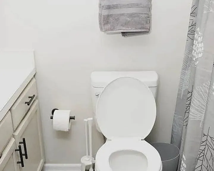 201 Forest View Dr — Photo 1