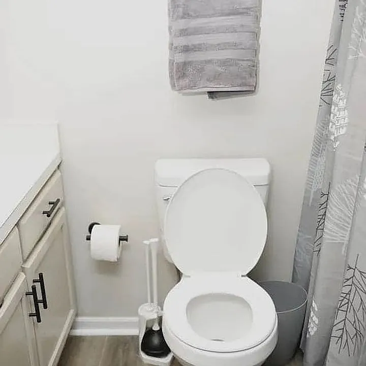 201 Forest View Dr