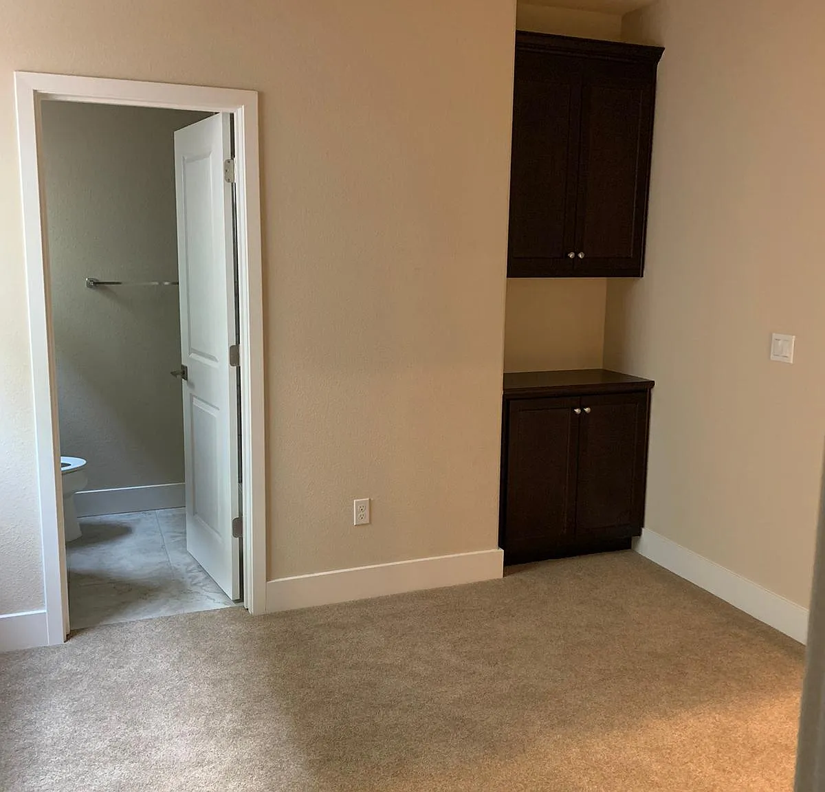 1213 S Durant Ter — Photo 4