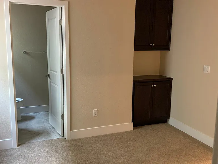 1213 S Durant Ter — Photo 4