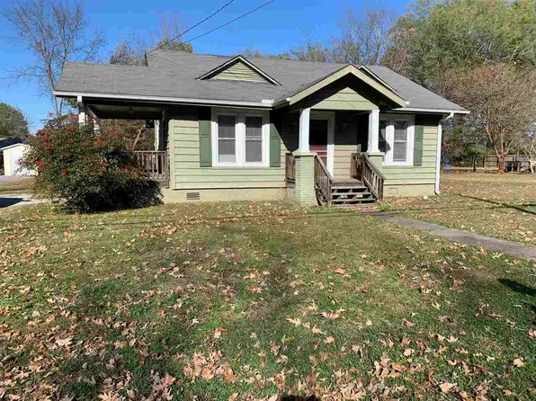 311 2nd St, Henderson, TN 38340