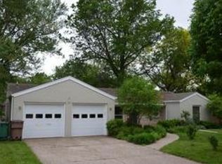 7114 Sunset Ter, Windsor Heights, IA 50324