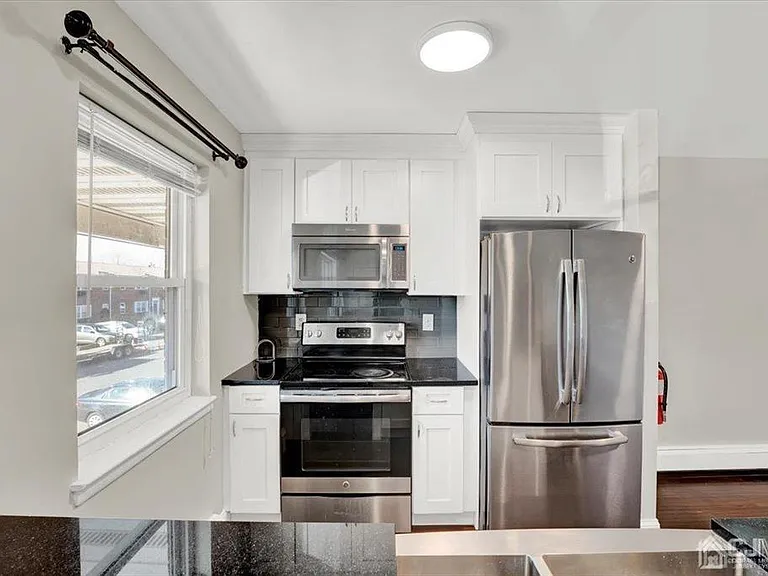 289 Main St #8K — Photo 8