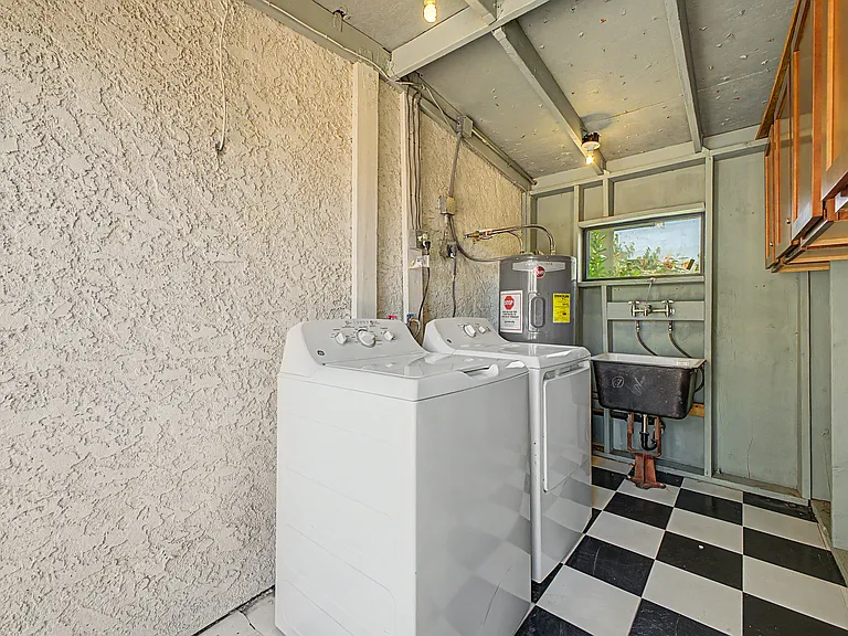 1221 E Mescal St — Photo 16