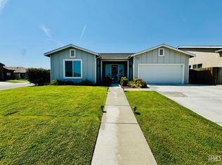 5803 Hawthorn Tree Ln, Bakersfield, CA 93313