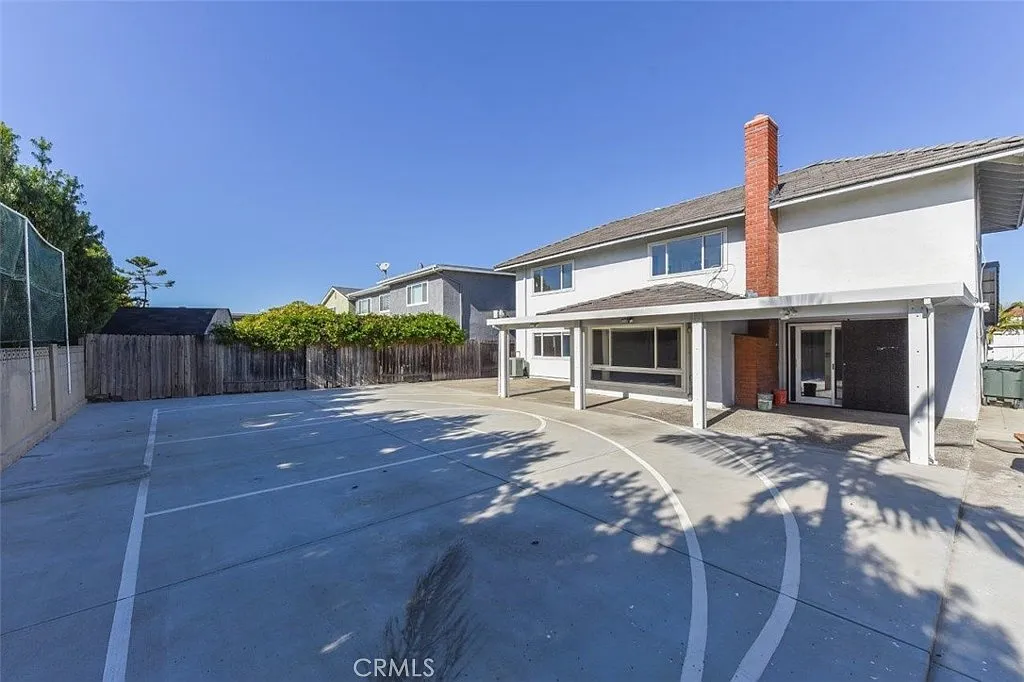 4 bed, 2222 sqft, $4,950 — Photo 3