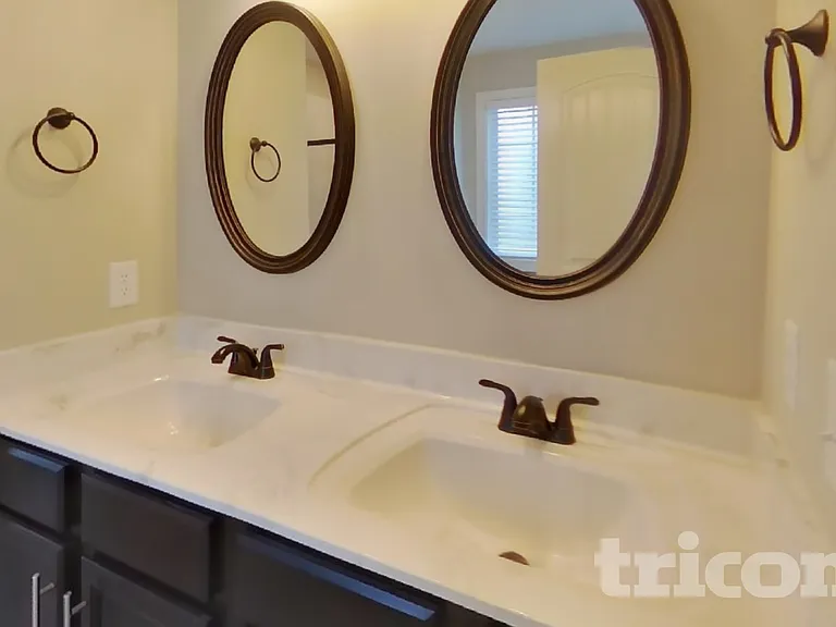 492 Woodtrace Dr — Photo 6