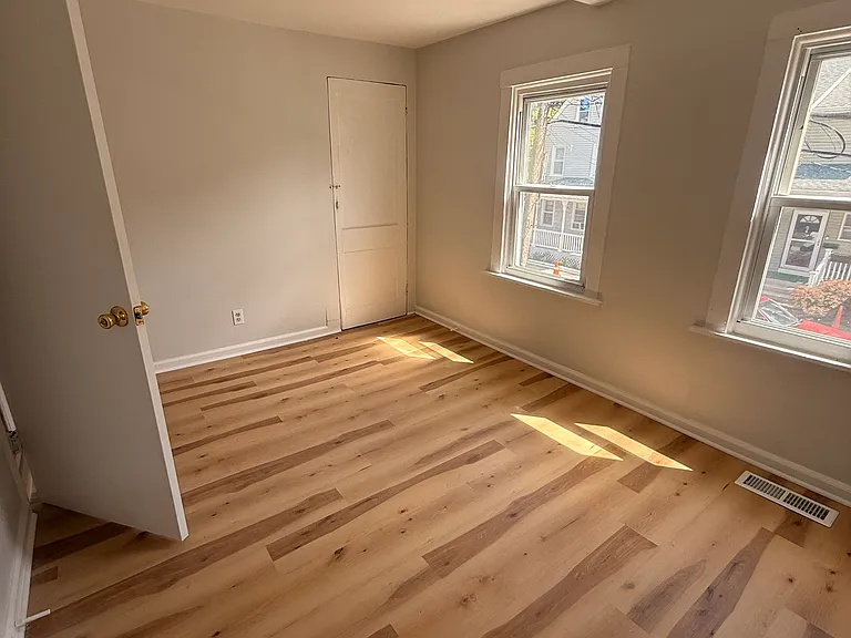 21 Avenue A — Photo 18