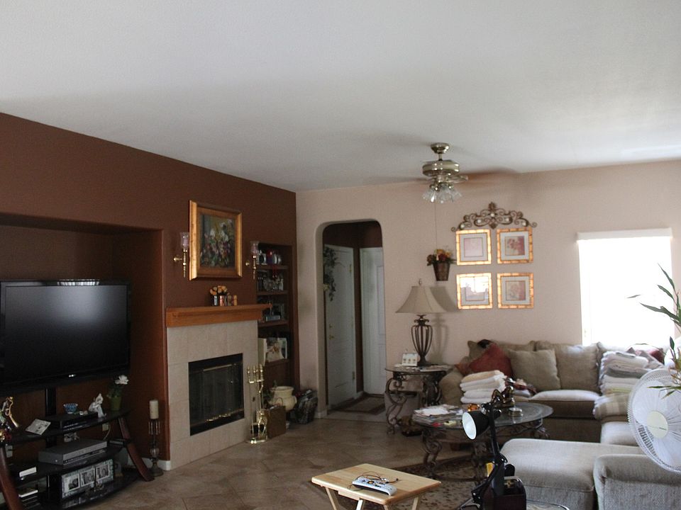 2nd image of 3913 Middlefield Dr