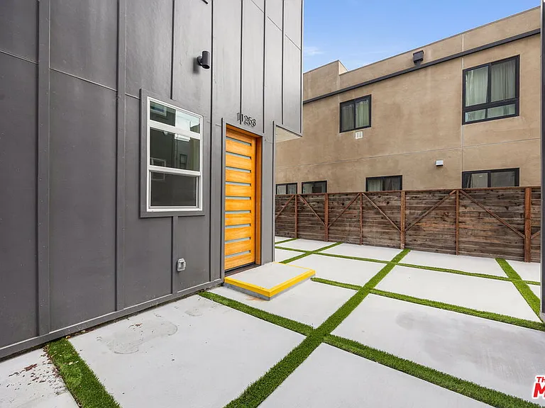 11253 Hatteras St — Photo 3
