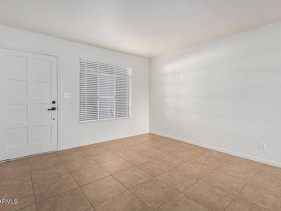 3rd image of 1449 E HIGHLAND Avenue #27