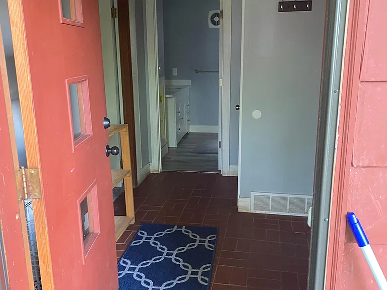 1224 Burlington Dr — Photo 4