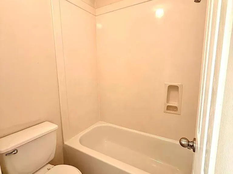 7018 Paradise Park Bnd — Photo 23